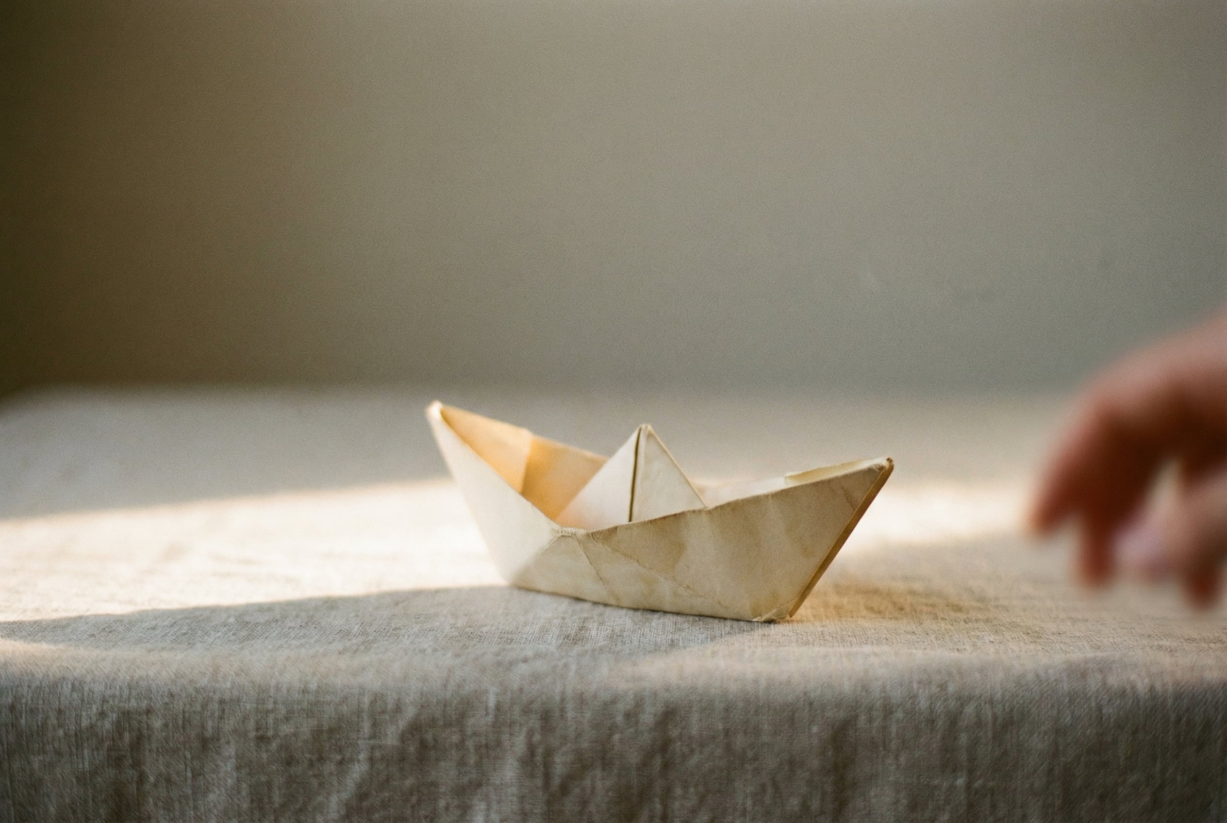 Schematherapie leicht erklärt – wie dein inneres Kind vom gesunden Erwachsenen unterstützt wird