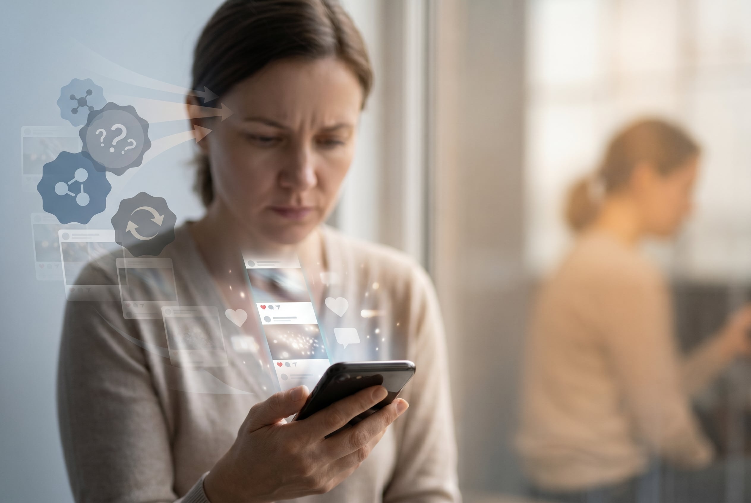 Selbstdiagnosen über Social Media: Eine Person, die TikTok nutzt